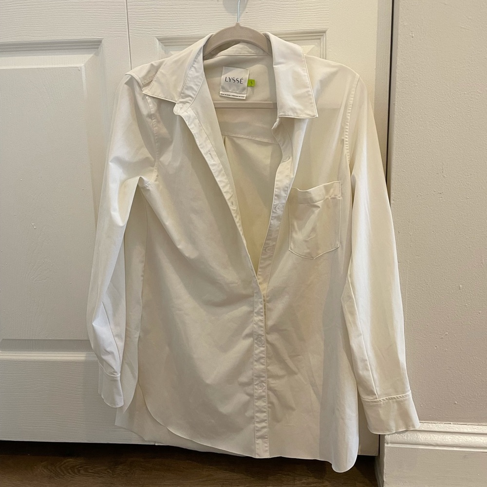 Lyssé wrinkle resistant white Schiffer button down